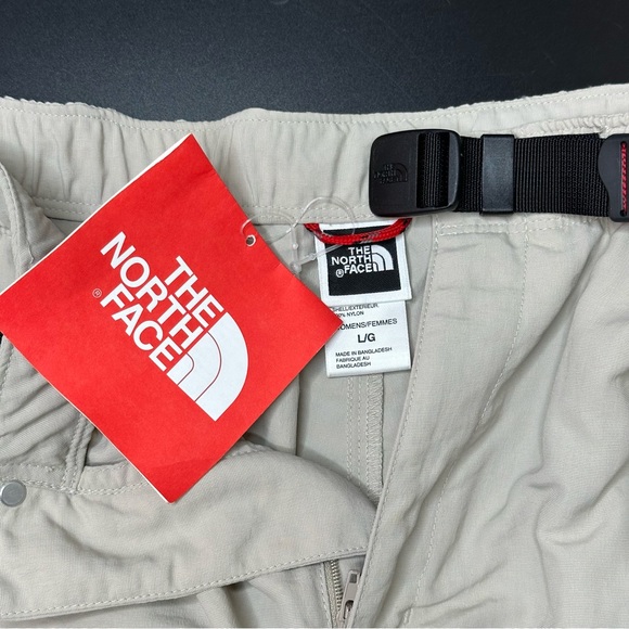 The North Face Women’s Hybrid Shorts - Large - Picture 5 of 7